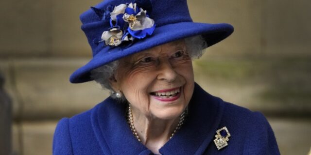 Βρετανία: Η βασίλισσα Ελισάβετ επέστρεψε στις επίσημες υποχρεώσεις της