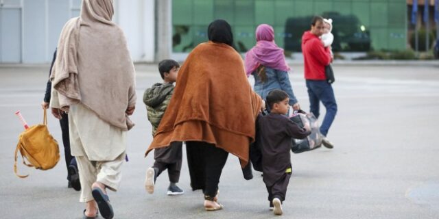 Δομή Ελαιώνα: Κατάληψη από τους μετανάστες