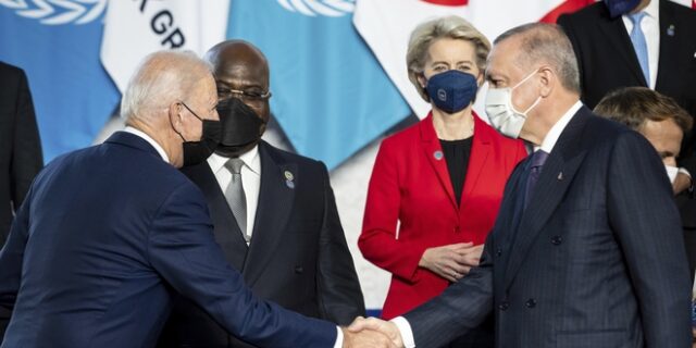 G20: Με διάθεση για “κατσάδα” ο Μπάιντεν στη συνάντηση με τον Ερντογάν