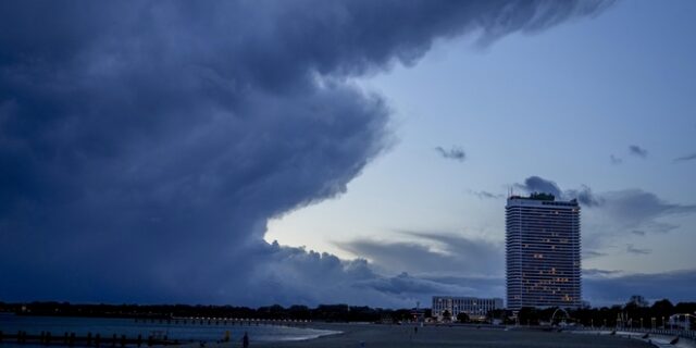 Γερμανία – Τυφώνας Ιγνάτιος: Τραυματίες και χιλιάδες σπίτια χωρίς ρεύμα