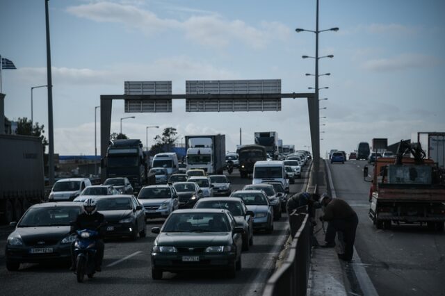 Αποκαταστάθηκε η κυκλοφορία στη λεωφόρο Κηφισού – Είχε διακοπεί εξαιτίας διαρροής πετρελαίου