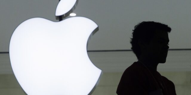 Η Apple έγινε η πρώτη εταιρεία με αξία πάνω από 3 τρισ. δολάρια