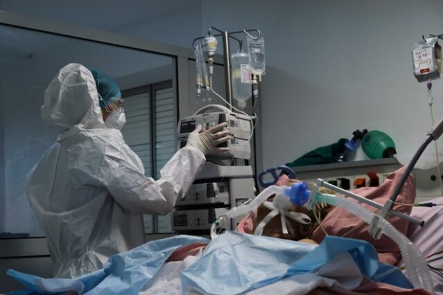 Κορονοϊός: Σε θέση “μάχης” τα νοσοκομεία – Ξύπνησε ο εφιάλτης του 2020