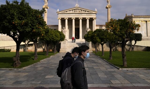 Βατόπουλος: “Δεν αποκλείεται lockdown – Έρχονται δύσκολα Χριστούγεννα”