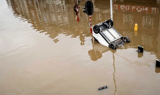 Καναδάς: Τουλάχιστον ένας νεκρός και χιλιάδες εκτοπισμένοι λόγω των πλημμυρών