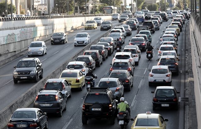 Κίνηση στους δρόμους: Κυκλοφοριακή συμφόρηση σε πολλές περιοχές – LIVE ΧΑΡΤΗΣ