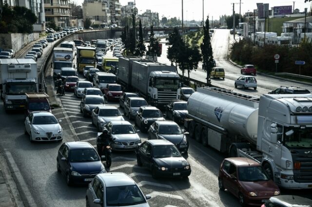 Κίνηση στους δρόμους: Το αδιαχώρητο στον Κηφισό, στα “κόκκινα” πολλές περιοχές – LIVE ΧΑΡΤΗΣ