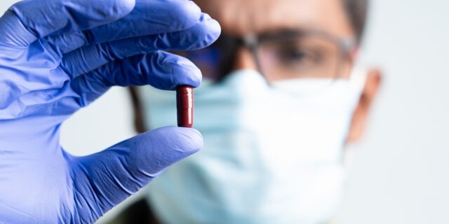 Κορονοϊός: Τι ξέρουμε για τα χάπια Merck και Pfizer – Ποιο “δουλεύει καλύτερα”