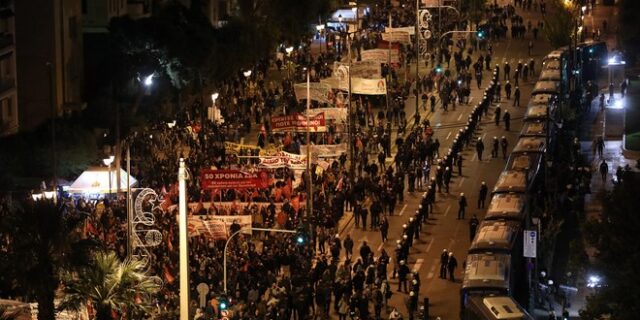 Επέτειος Πολυτεχνείου: Χιλιάδες τίμησαν ειρηνικά τη μνήμη της εξέγερσης