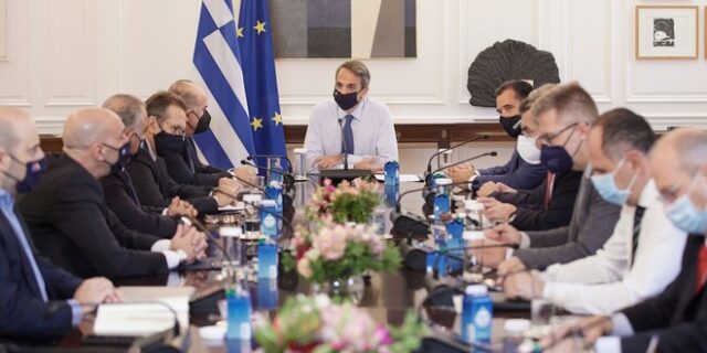 Μητσοτάκης για λιανεμπόριο-εστίαση: “Δεν θα ξανακλείσουμε- Γινόμαστε οι ίδιοι αστυνόμοι της υγείας μας”