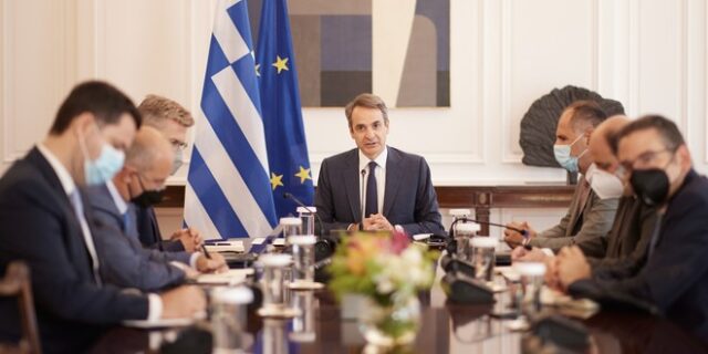 Μητσοτάκης για εμβόλιο: Υπάρχει και η άλλη Ελλάδα, που ανταποκρίνεται στη λογική