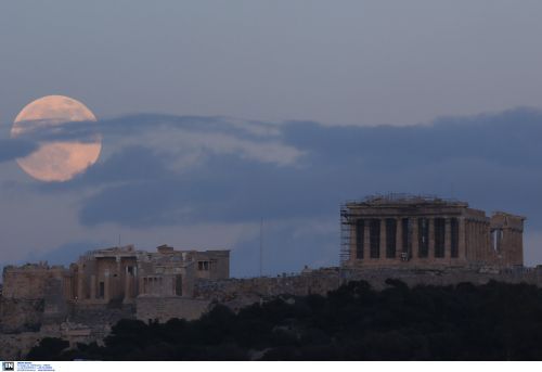 Τα έργα στην Ακρόπολη στο μικροσκόπιο