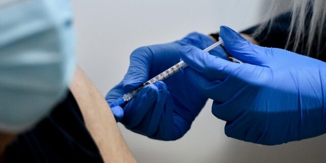 Γερμανία: Προ των πυλών τέταρτη δόση εμβολίου ειδικά για την Όμικρον