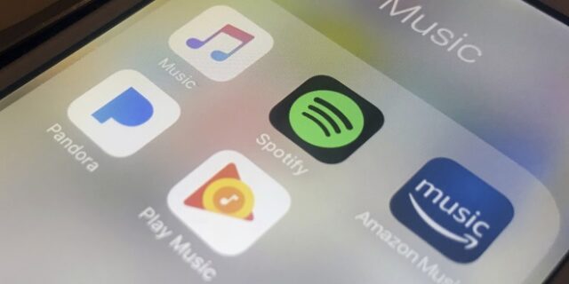 Spotify – Apple Music: Τα κορυφαία τραγούδια του 2021 που “σκαρφάλωσαν” στο top 5