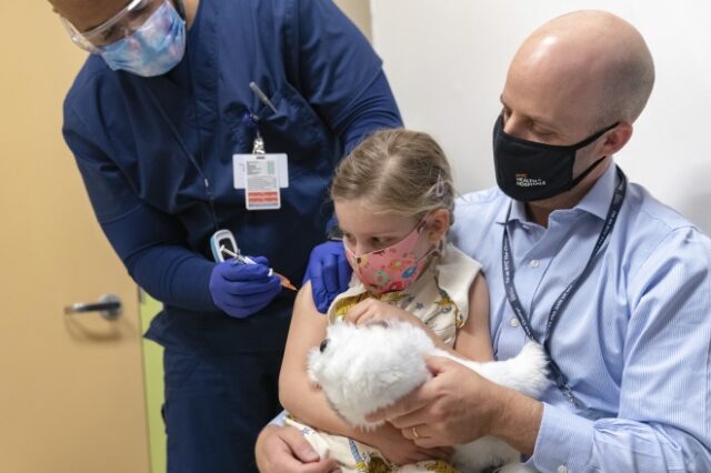 Γαλλία: Εγκρίθηκε η χρήση του εμβολίου της Pfizer για τα παιδιά 5-11 ετών