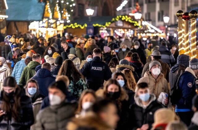Μετάλλαξη Όμικρον: Αιφνίδια αύξηση των κρουσμάτων αναμένεται στη Γερμανία