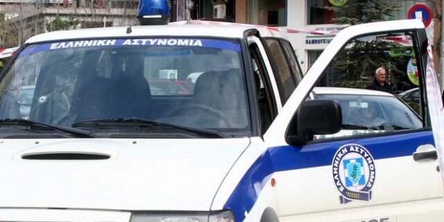 Πάτρα: Πρόστιμο και πειθαρχικός έλεγχος στον αστυνομικό που δεν φορούσε μάσκα και έκοβε πρόστιμα