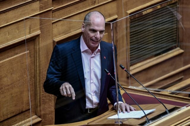 Βαρουφάκης: Ζήτησε από τον Τσίπρα να καταθέσει πρόταση μομφής