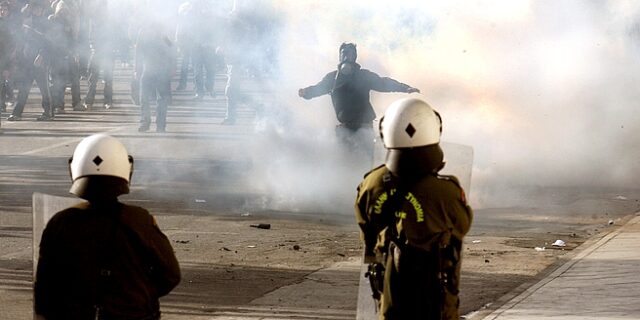 Δολοφονία Γρηγορόπουλου: 14 χρόνια από την εξέγερση του Δεκέμβρη – Το χρονικό της οργής