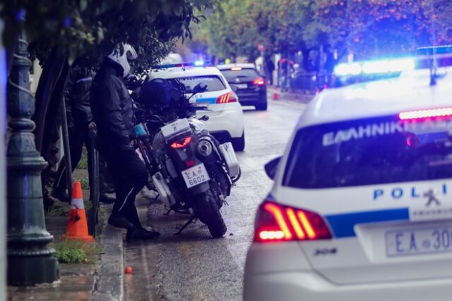 Σε συλλήψεις μετατράπηκαν οι προσαγωγές των οπαδών της ΑΕΚ στον Περισσό