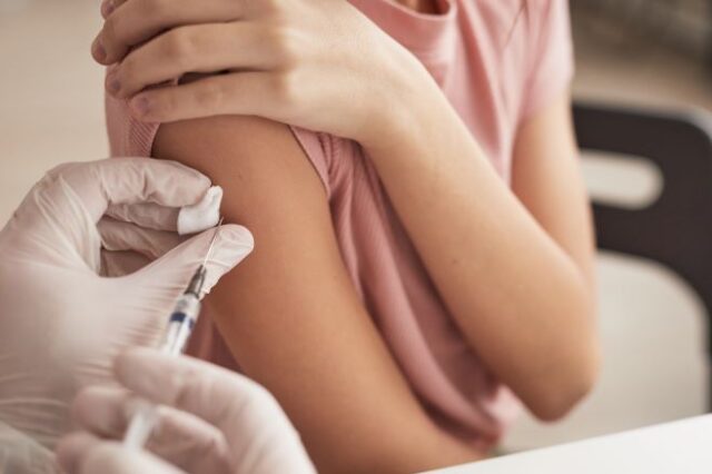 Ξεκινά ο εμβολιασμός παιδιών ηλικίας 5-11 ετών