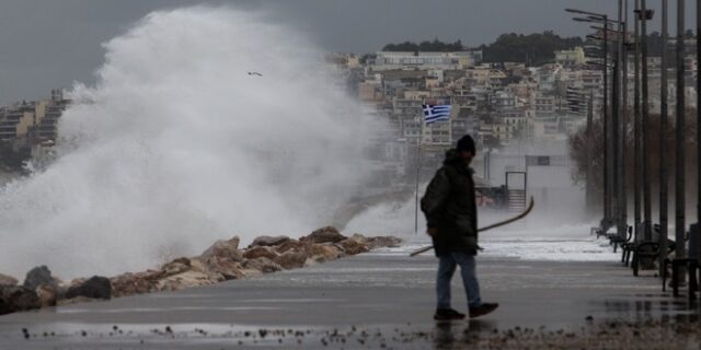 Καιρός: Έκτακτο δελτίο με ισχυρούς ανέμους, καταιγίδες και χιόνια