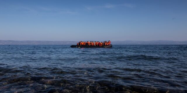 Ναυάγιο στη Φολέγανδρο: Τουλάχιστον 3 οι νεκροί και δεκάδες οι αγνοούμενοι