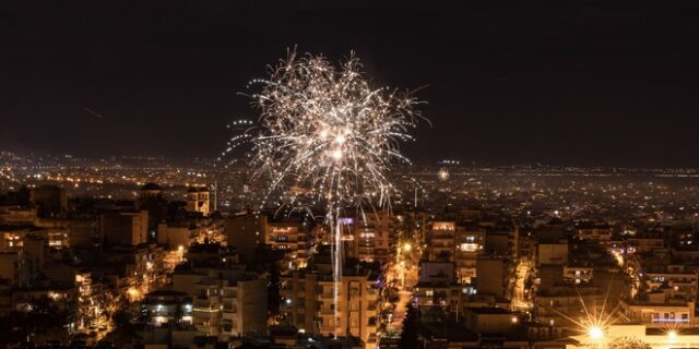 Πρωτοχρονιά – Θεσσαλονίκη: Με πεντάλεπτο σόου πυροτεχνημάτων αλλά χωρίς κοινό η αλλαγή του χρόνου