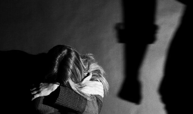 Αλεξανδρούπολη: Νέο περιστατικό έμφυλης βίας – 18χρονη θύμα ξυλοδαρμού από σύζυγο, πεθερά και  κουνιάδο