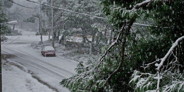 Κακοκαιρία Κάρμελ: Κλειστοί δρόμοι σε όλη την Ελλάδα