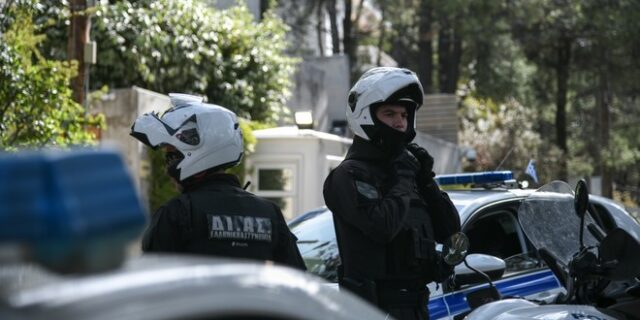 Θεσσαλονίκη: Διαρρήκτες πετούσαν τα κλοπιμαία στον δρόμο για να ξεφύγουν από την αστυνομία