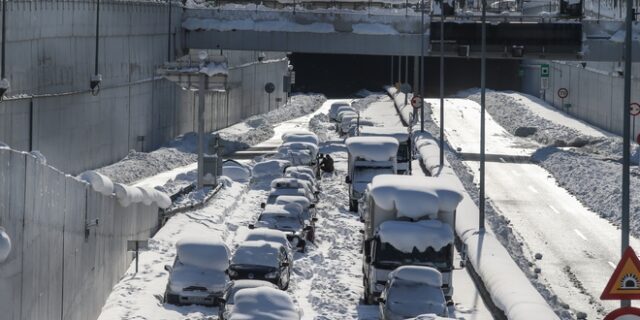 Οι Περιφέρειες στην αντεπίθεση: Δεν μπορεί η Αυτοδιοίκηση να είναι πάντα το εξιλαστήριο θύμα