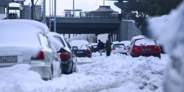 Κακοκαιρία Ελπίδα: Τουλάχιστον 5.000 άνθρωποι εγκλωβίστηκαν στην Αττική Οδό – 3.500 έχουν απεγκλωβιστεί