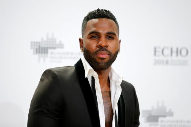 Ο Jason Derulo γρονθοκόπησε δύο άνδρες επειδή τον μπέρδεψαν με τον Usher