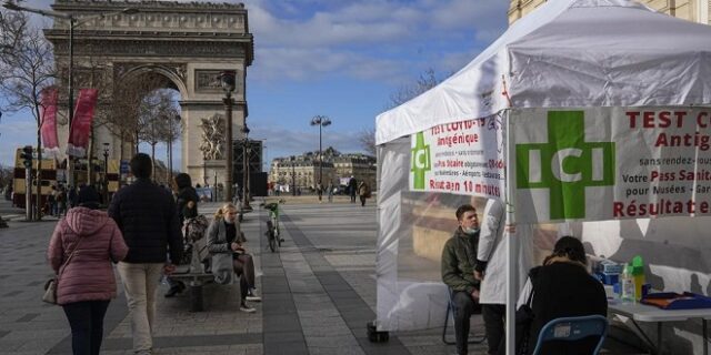 Γαλλία: Νέο αρνητικό ρεκόρ κρουσμάτων – Πάνω από 330.000 σε ένα 24ωρο