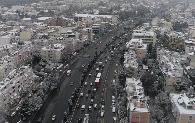 Κακοκαιρία Ελπίδα: Ουρές χιλιομέτρων στην Εθνική Οδό