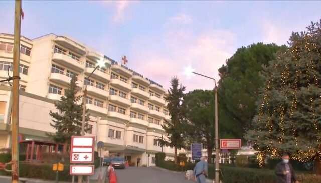 Γιαννιτσά – Κορονοϊός: Αρνήτρια κόρη ασθενούς απειλούσε υγειονομικούς