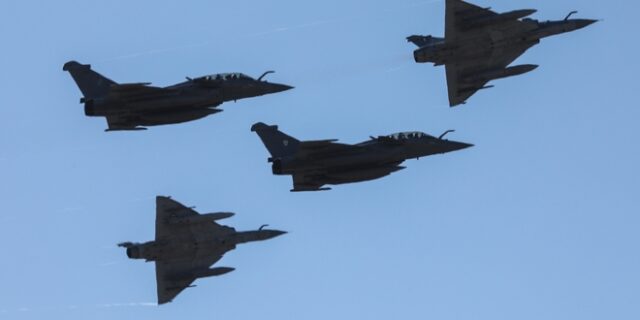 Rafale: Φτάνουν σήμερα τα πρώτα έξι μαχητικά – Πτήση πάνω από την Ακρόπολη