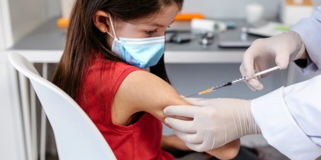 Σουηδία: “Όχι” στον εμβολιασμό παιδιών 5-11 ετών – “Τα οφέλη δεν υπερτερούν των κινδύνων”