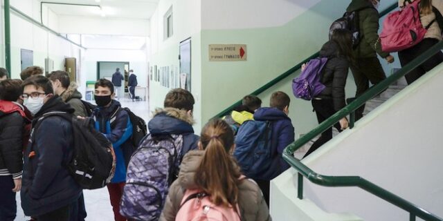 Σχολεία: Ανοίγουν οριστικά στις 10 Ιανουαρίου – Με 3 έως 5 self test ανά εβδομάδα η επιστροφή