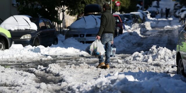 Το χιόνι που δεν καθαρίστηκε – Οι ευθύνες και το αλάτι που “κόλλησε” στο δρόμο