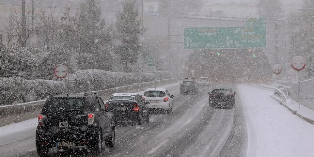 Κακοκαιρία Ελπίδα: Σοβαρά προβλήματα σε όλη τη χώρα – Πού έχει διακοπεί η κυκλοφορία