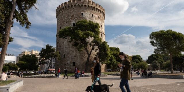 Θεσσαλονίκη: Αντιδράσεις για το βίντεο του Οργανισμού Τουρισμού με φραπέ και “μ@λ@κ@” – Ανέλαβε την ευθύνη η Πατουλίδου