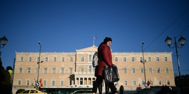 Κορονοϊός – Διασπορά: Παραμένει υψηλός ο αριθμός των κρουσμάτων σε Αττική και Θεσσαλονίκη