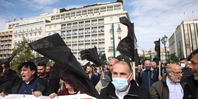 Απόφαση- βόμβα του ΣτΕ: “Ξεπαγώνουν” οι τριετίες