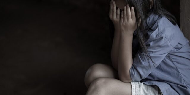 Θεσσαλονίκη: Κάθειρξη 26 ετών σε 51χρονο που κακοποιούσε σεξουαλικά την ανήλικη ανιψιά του