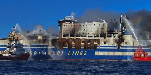 Euroferry Olympia: Στην Κέρκυρα συγγενείς των 3 Ελλήνων αγνοουμένων – Εξιτήριο για άνδρα της ΕΜΑΚ