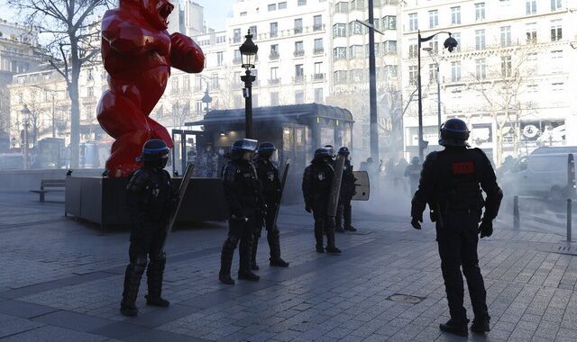 Γαλλία: Στο Παρίσι το “Κομβόι της Ελευθερίας” – Χρήση δακρυγόνων από την αστυνομία