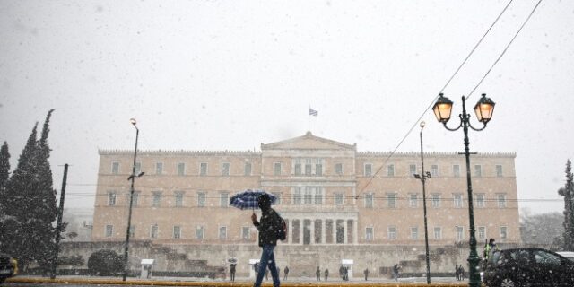 Κακοκαιρία: Νέο μήνυμα του 112 στην Αθήνα – Η “Μπάρμπαρα” σαρώνει την πρωτεύουσα