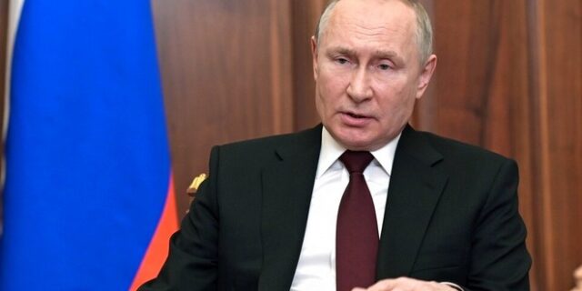 Διάγγελμα Πούτιν: Καλεί τους Ουκρανούς να πάρουν την εξουσία στα χέρια τους